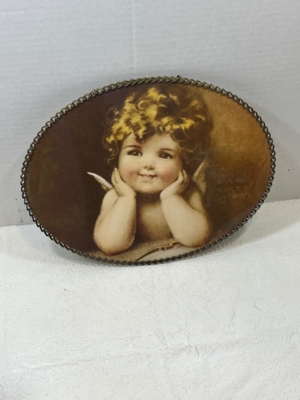 VTG Oval Framed Baby Angel Cherub Flue Cover Replica  Bessie Pease Gutmann 11"W